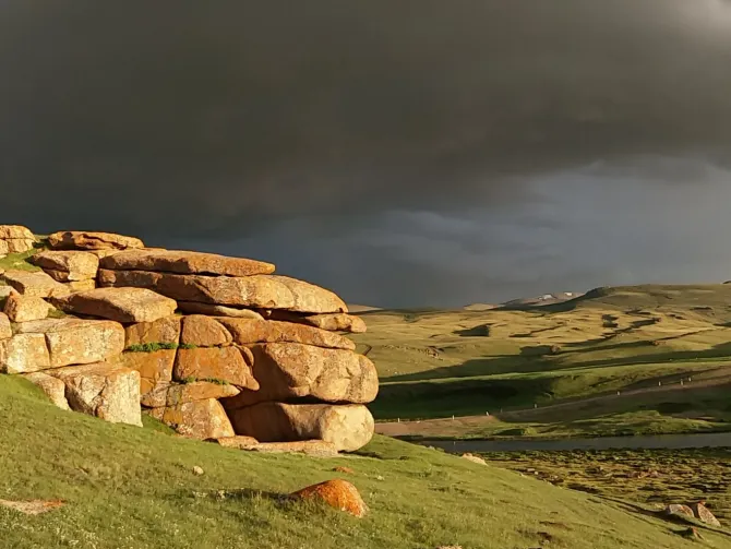 Dviejų pėrejų žygis žirgais Kirgizijoje, Ten Šanio kalnuose